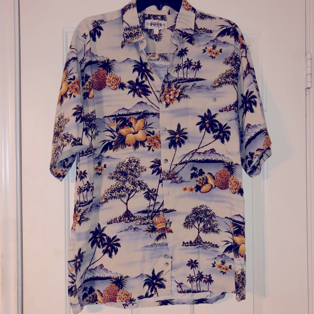 Men’s Hawaiian Print Button Down